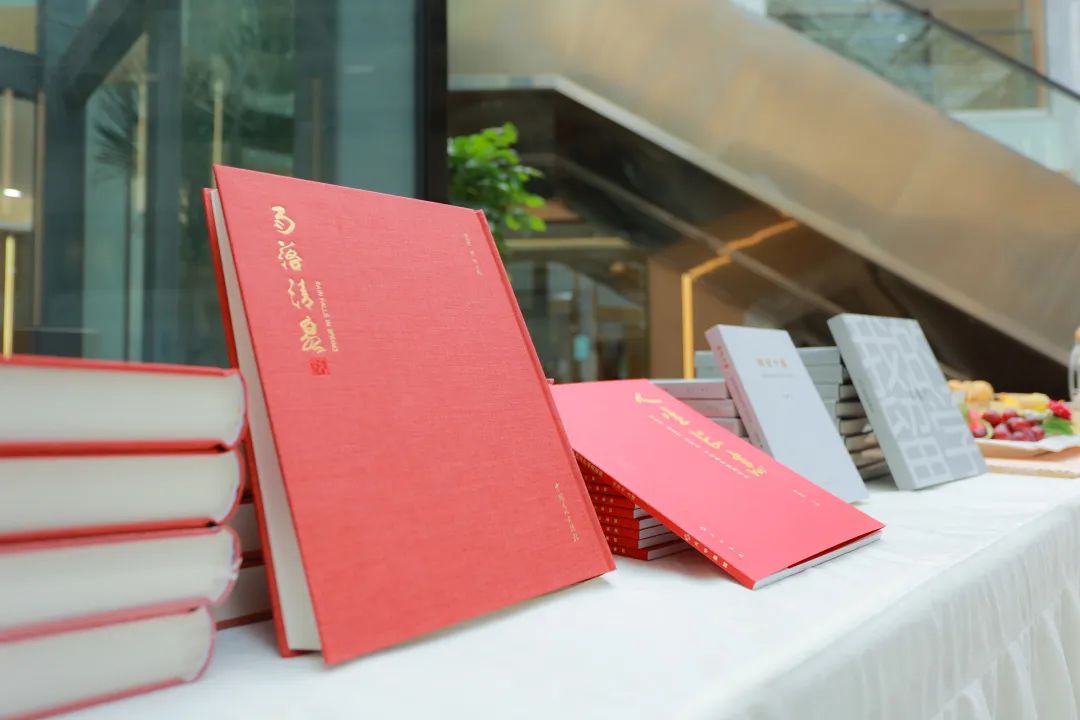 我们为何在医院中举办画展?(图5) 1-240F4143F0U7.jpg